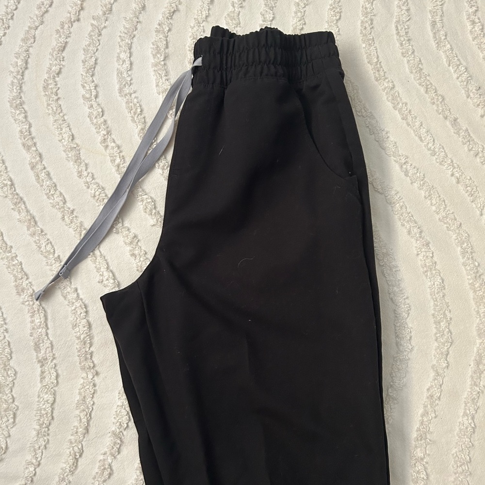 Black Figs high waisted Zamora joggers.